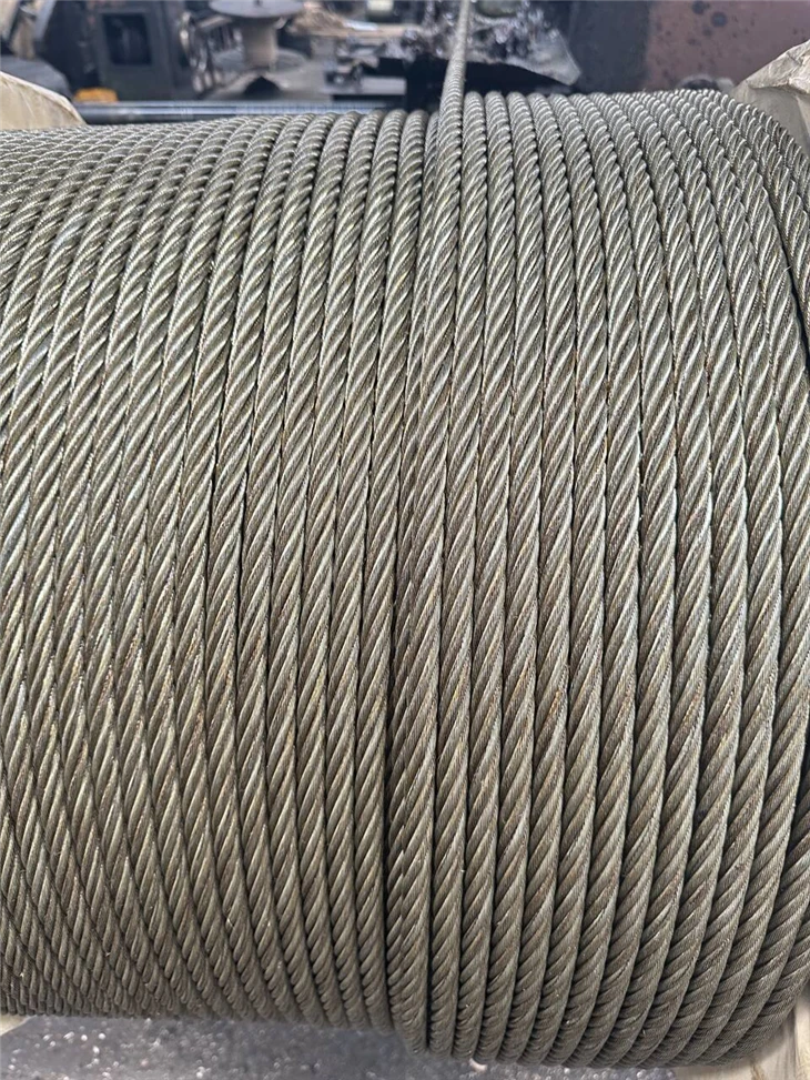 Durable Galvanized Wire Rope Steel Lifting Rope 500m Fiber Core
